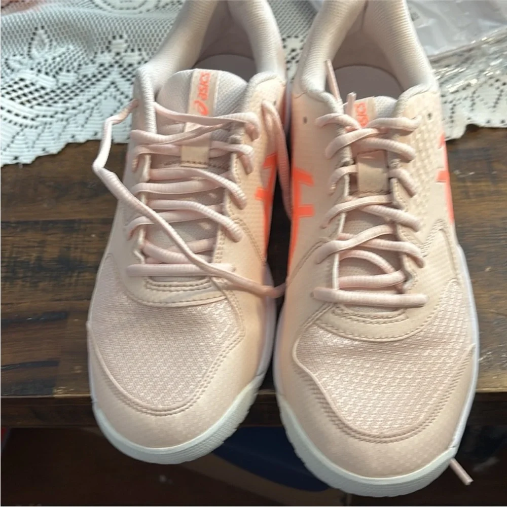 ASICS‎ Women's Low-Top Sneakers Sz 10